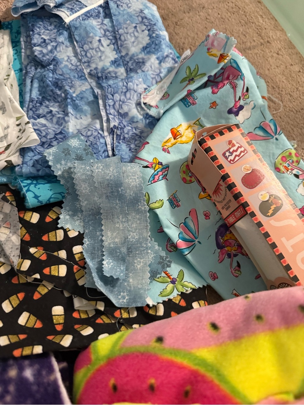 Lot of Assorted Fabric Scraps | Arts & Crafts Supplies - Picture 7 of 9